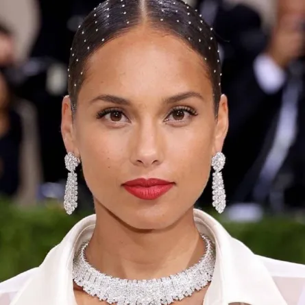 أجمل أطقم ألماس للنجمات العالميات في 2021-الصورة من حساب النجمة على انستغرام