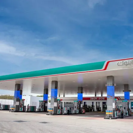 انخفاض أسعار الوقود في الإمارات يناير المقبل. الصورة من "وام"