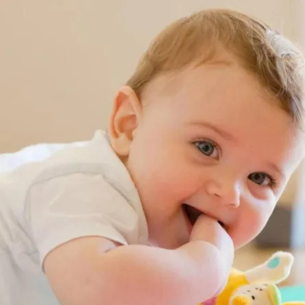 صورة لطفل باسم