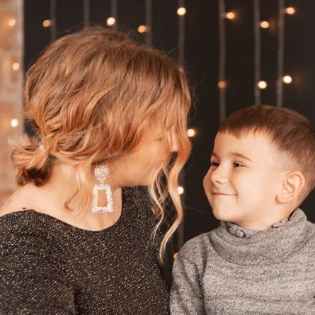 صورة لأم وابنها