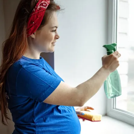 أعمال منزلية تجنبيها أثناء الحمل