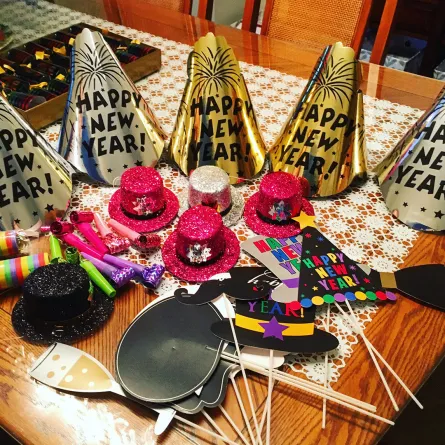 صورة  للعناصر الزخرفية على الطاولات