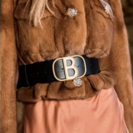 حزام الخصر مع إطلالاتكِ الشتوية 