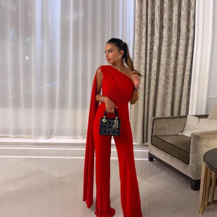 لما العقيل بجامبسوت أنيقة باللون الأحمر  