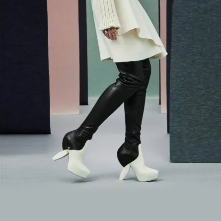 -موديلات أحذية باللونين الأبيض والأسود