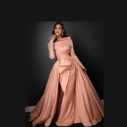 -إطلالات محتشمة وأنيقة يشهدها موسم الرياض