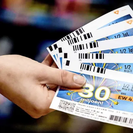  امرأة تربح مليون دولار قبل ساعات من بدء العام الجديد 