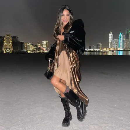 زينب الحلو تطل بحذاء عسكري وفستان سهرة فهل تجرؤين على تقليدها؟