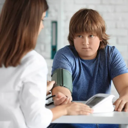 اكتشاف سر جديد وراء سمنة المراهقين