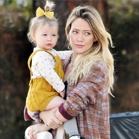 هيلاري داف تنتظر طفلها الثالث بعد 11 اسبوعاً 