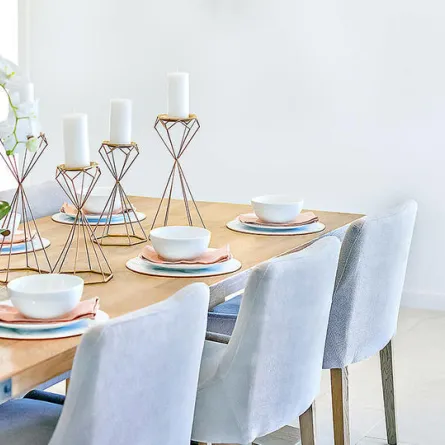 نصائح التدبير المنزلي لطاولة الطعام الخشب