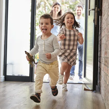 قلة عدد مرات التبول عند الطفل