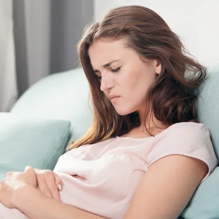 علاج الإمساك بالابتعاد عن 8 أطعمة تتسبب به