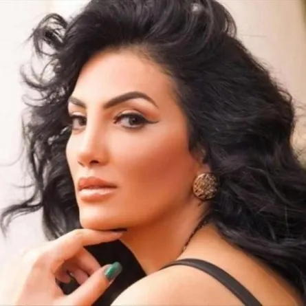 شاهد: أشرف زكي يُفَجِّر مفاجأة عن مساعدة حورية فرغلي