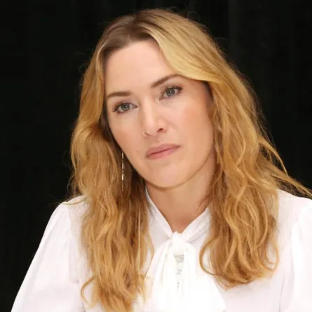 كيت وينسلت تفتقد التواصل العائلي ومصافحة الناس في زمن كورونا