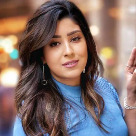 أيتن عامر تتجه لعالم الغناء بفيديو كليب «بالناقص»