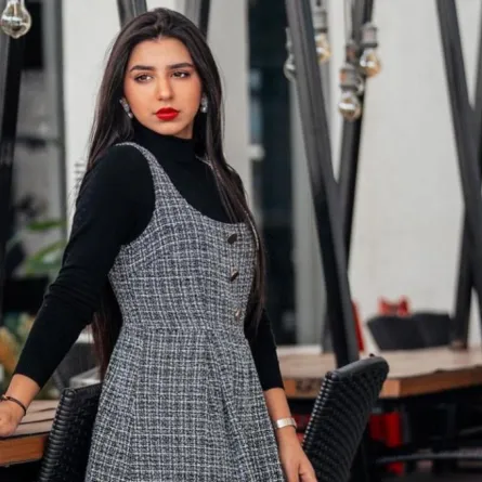 للشابات.. أزياء عصرية على طريقة غرور صفر 