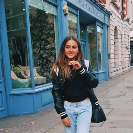 كنزي عمرو دياب تسعى لتعلم الرقص وتطلب المساعدة