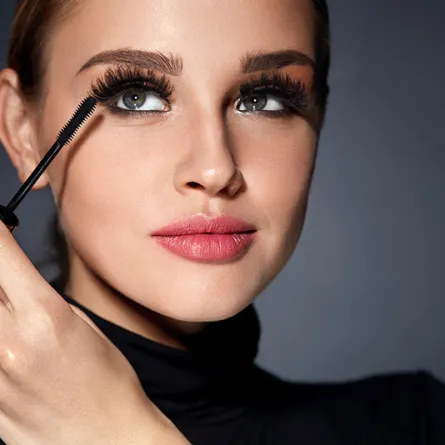 تعلمي استخدام الماسكرا بالشكل الصحيح