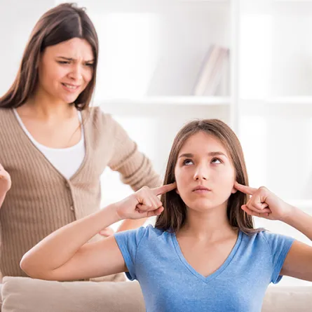 طرق التعامل مع المراهقة العصبية..