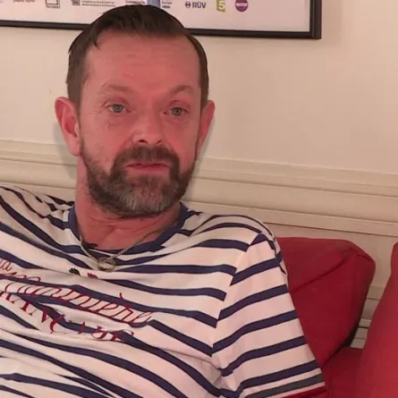 أطباء ينجحون في إجراء أول عملية لزرع كتفين وذراعين في العالم