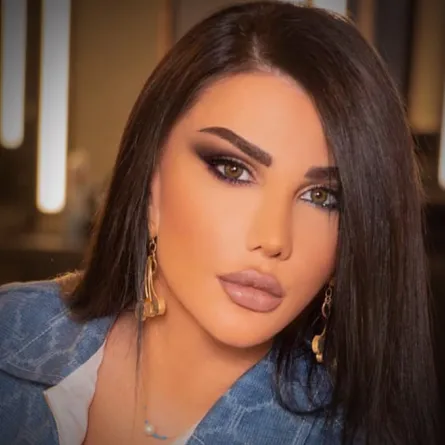 مكياج قوي ومميز من جيني إسبر