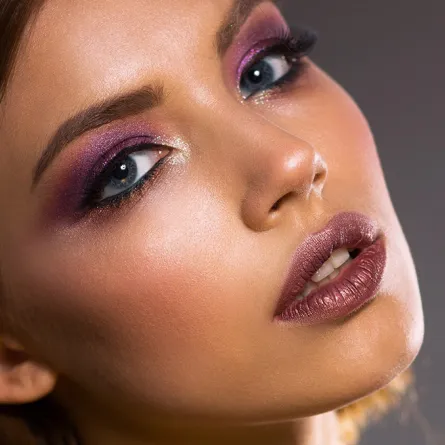 موضة مكياج عيون باللون الأرجواني