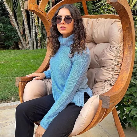 كيف تنسّقين بنطال الجينز مع إطلالة شتوية من وحي ريهام أيمن