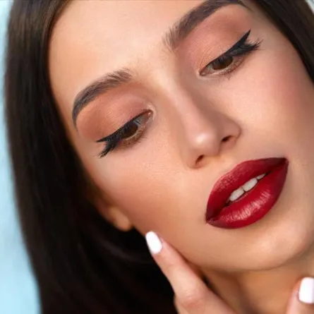 خيارات أحمر شفاه فخمة للمرأة العربية