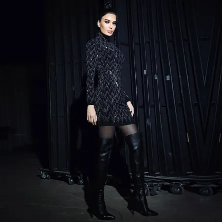 موضة  البوت متناهي الطول من وحي النجمات