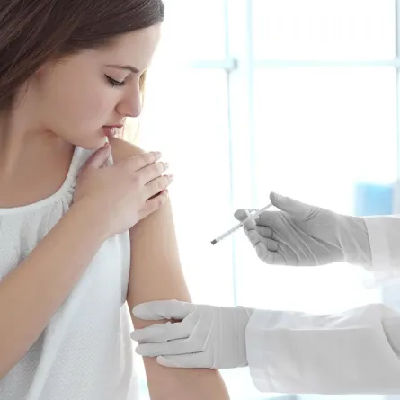 أعاني من الحساسية.. هل يمكنني أخذ لقاح كورونا؟