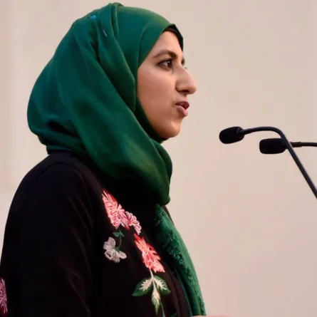 زارا محمد أول امرأة ينتخبها المجلس الإسلامي البريطاني