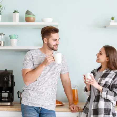 كيف تتأثر العلاقة الزوجية بأجواء المنزل؟