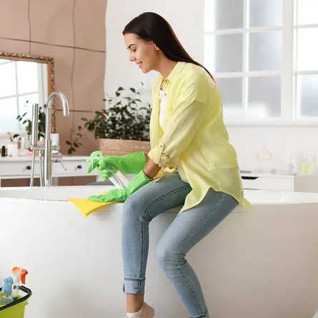 حيل في التدبير المنزلي لتنظيف الحمّام