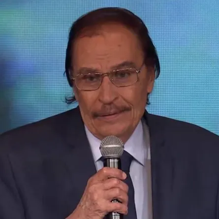 وفاة عزت العلايلي عن 86 عاماً وأشرف زكي يؤكد حدوث الوفاة بشكل طبيعي