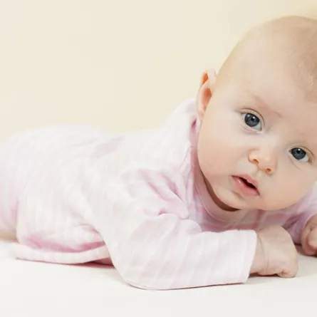 مشاكل الرضيع في الشهر الثالث