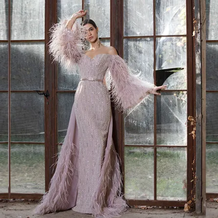 المصمم نجا سعادة من عالم الطبّ إلى تصميم الأزياء!