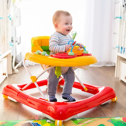 متى يوضع الطفل في المشاية