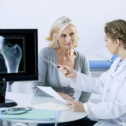 طرق الوقاية من هشاشة العظام بالإنفوجرافيك