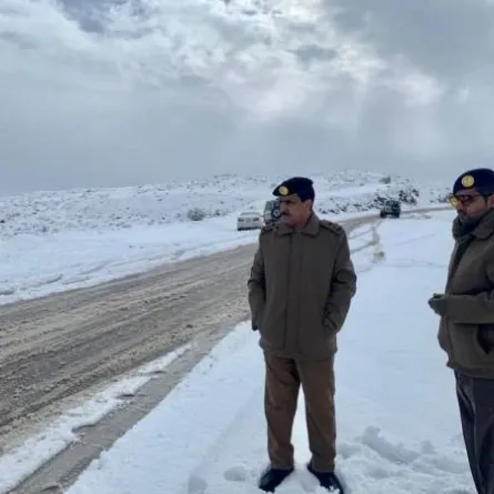 بالفيديو.. تساقط الثلوج على السعودية جراء المنخفض القطبي العملاق