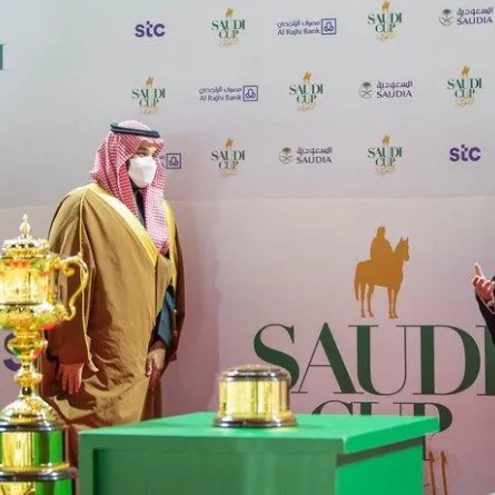 ولي العهد يتوج الخيل مشرف بكأس السعودية في نسخته الثانية