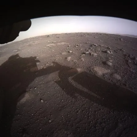 روفر تنقل أول صور ملونة للكوكب الأحمر