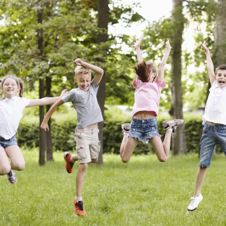 فوائد اللعب الجماعي للأطفال