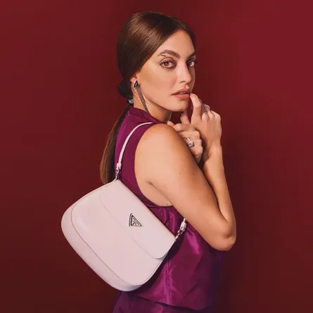 برادا تطلق مجموعتها لخريف وشتاء 2021 وكارن وازن وجه الحملة