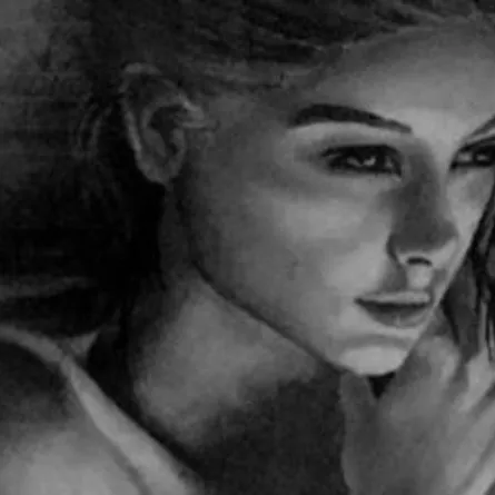 فنانة تشكيلية سعودية تُبدع في الرسم على الآلات الموسيقية 