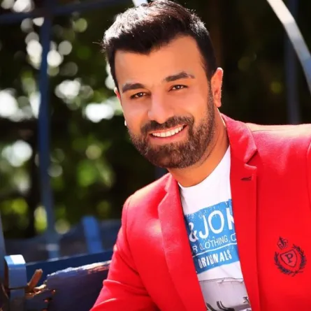 سمارة السمارة يقدم أغنية "بالحرب بغنيلك" للراحل ملحم بركات