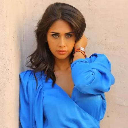 إنجي كيوان: لم أخطف الأنظار من عمرو دياب وقصة الحب بيننا "خطة تسويق"