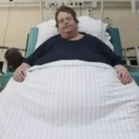 دخل المستشفى لإجراء عملية في القلب فخضع لولادة قيصرية