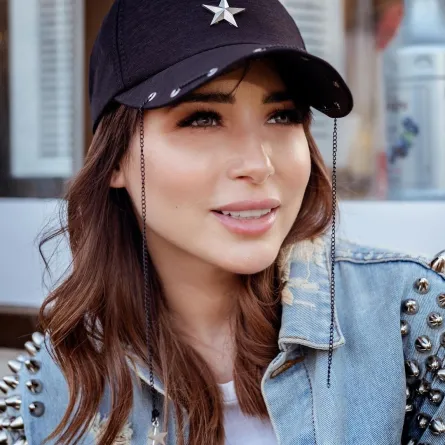 ساندي تبحث عن معجب يشاركها تحدي الرقص على التيك توك