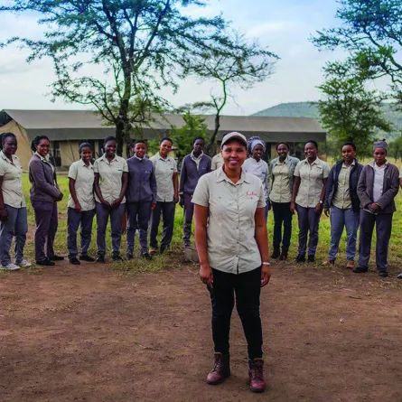 مخيم دنيا للسفاري في تنزانيا بإدارة النساء